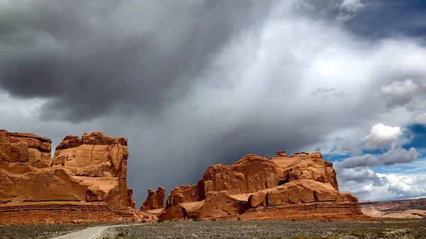 Stormwolken Die Rode Rotsen Van Arches National Park Utah Rollen — Stockfoto
