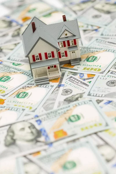 Small Model House Layer One Hundred Dollar Bills — Stock Photo, Image