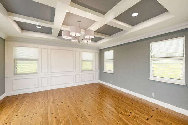Beautiful Gray Custom Master Bedroom Complete Entire Wainscoting Wall Fresh — Stock Photo, Image
