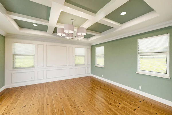 Beautiful Light Green Custom Master Bedroom Complete Entire Wainscoting Wall — Stock Photo, Image
