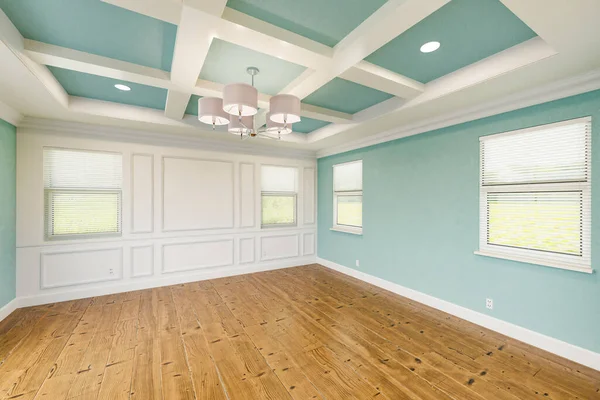 Beautiful Light Blue Custom Master Bedroom Complete Entire Wainscoting Wall — Stock Photo, Image