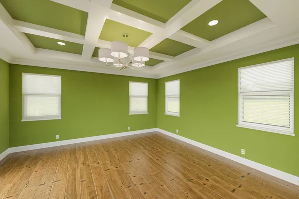 Beautiful Bold Green Custom Master Bedroom Complete Fresh Paint Crown — Stock Photo, Image