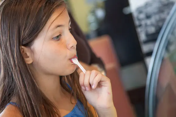 Cute Young Girl Sampling Taste Gelato Ice Cream Shop — Stock Photo, Image