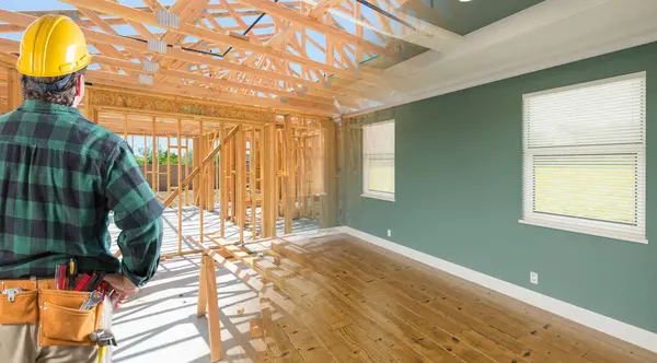 Aannemer Geconfronteerd Voor Het Interieur Van House Wood Construction Framing — Stockfoto