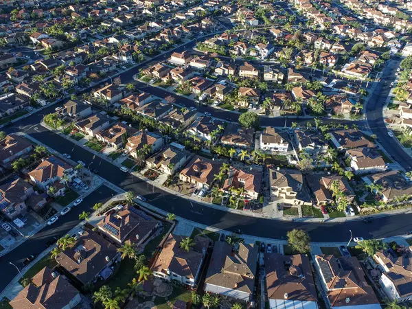 住宅の人口の近隣の空中ビュー — ストック写真