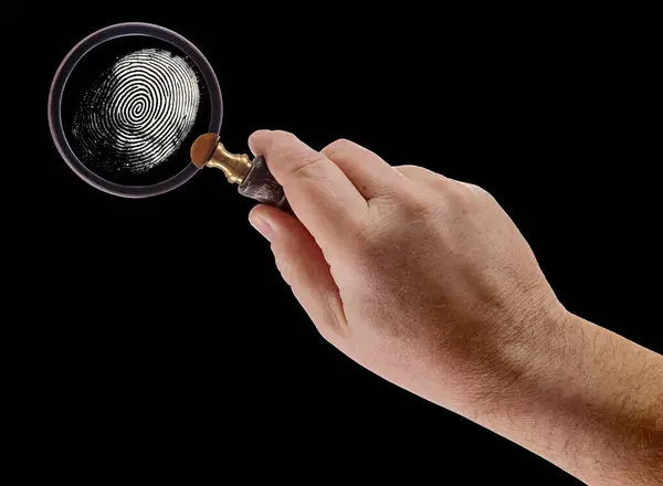 Mão Masculina Segurando Lupa Vidro Visualizando Uma Impressão Digital Fundo — Fotografia de Stock