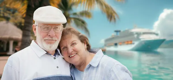 Senior Adult Couple Enjoying View Dock Passenger Cruise Ship Background — ภาพถ่ายสต็อก