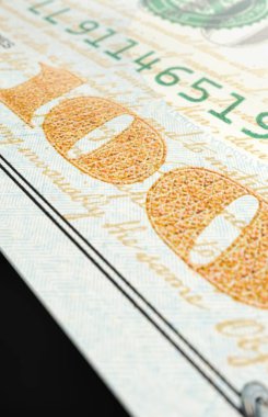 Yüz Dolarlık Yakın Çekim Özeti. 