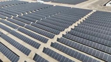 Güneş Paneli Üzerinde Hava Aracı Uçuşu