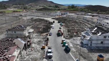 Yeni Konut İnşaat Alanına Hava Aracı Uçuş Perspektifi.