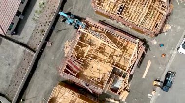 Home İnşaat Alanındaki İşçilerin Hava Drone Uçuşu.