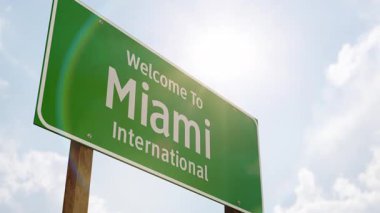Miami Uluslararası Havaalanı Yeşil Yol Tabelasına hoş geldiniz..
