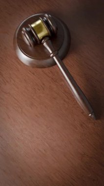 Gavel 'in tepesi Tahta Masada Dinleniyor.