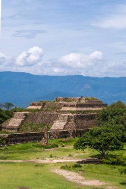 Oaxaca, Meksika 'daki büyük bir Kolombiya öncesi arkeoloji alanı olan Monte Alban kalıntıları.