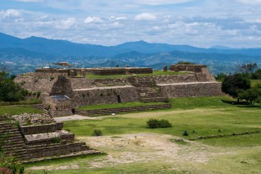 Oaxaca, Meksika 'daki büyük bir Kolombiya öncesi arkeoloji alanı olan Monte Alban kalıntıları.
