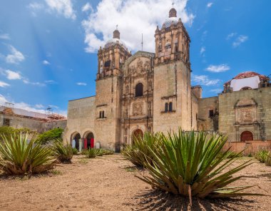 Oaxaca, Meksika 'daki Santo Domingo de Guzman Kilisesi ve manastırı.. 