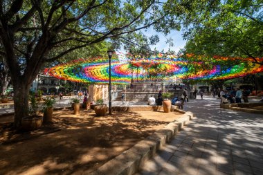 OAXACA, MEXICO - 17 AĞUSTOS 2024: Meksika 'nın sömürge şehri Oaxaca' daki Zocalo veya Central Square