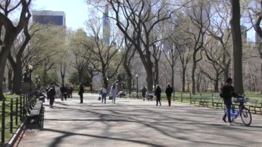 Central Park, Manhattan, New York, ABD 'deki kimliği belirsiz kişiler 30 Mart 2023