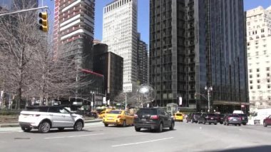 30 Mart 2023 Manhattan, New York, ABD 'deki Columbus Circle' da trafik