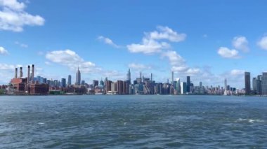 Brooklyn Rıhtımı ve Manhattan Skyline