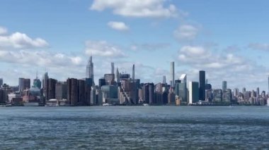 Brooklyn Rıhtımı ve Manhattan Skyline