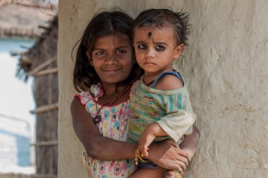 RAXAUL, INDIA: Raxaul, Bihar State, Hindistan 'da kimliği belirsiz çocuklar, yaklaşık 2013 yılı