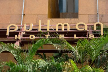 Sanya, Çin - 10 Nisan 2015: Sanya Çin 'deki Pullman Otelleri ve Resorts. Pullman Otelleri ve Resorts, Accor 'a ait çok uluslu bir Fransız oteli.. 