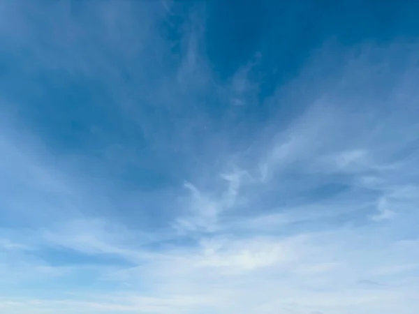 Голубое Небо Белое Облако — стоковое фото