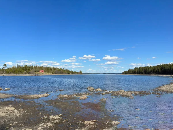 スウェーデン北部の湖の景色 — ストック写真