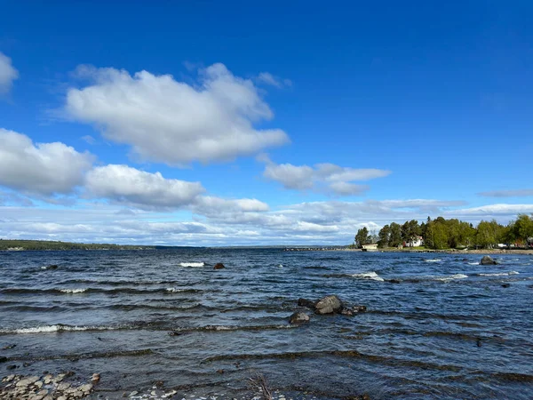 Вид Озеро Севере Швеции — стоковое фото