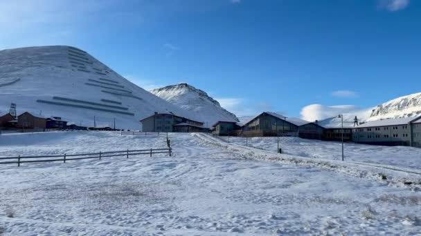 Longyearbyen Septiembre Con Nieve Fresca Spitsbergen Svalbard Noruega — Vídeos de Stock
