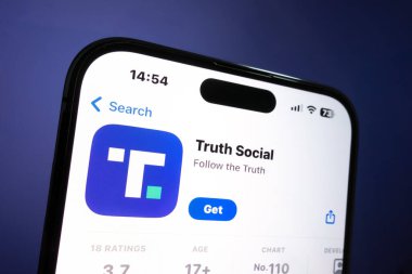 Nanning, Çin - 24 Ocak 2024. iPhone 'daki Hakikat Sosyal Uygulaması. Truth Social, eski başkan Donald Trump tarafından başlatılan sosyal medya platformu..