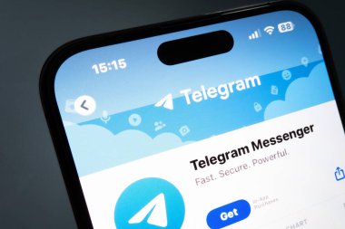 Nanning, Çin - 7 Şubat 2024. Telgraf Ulak uygulaması. Telegram Messenger ücretsiz bir platformlar arası mesajlaşma uygulaması.