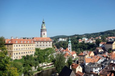 Cesky Krumlov ve Çek Cumhuriyeti kalesinin manzarası.