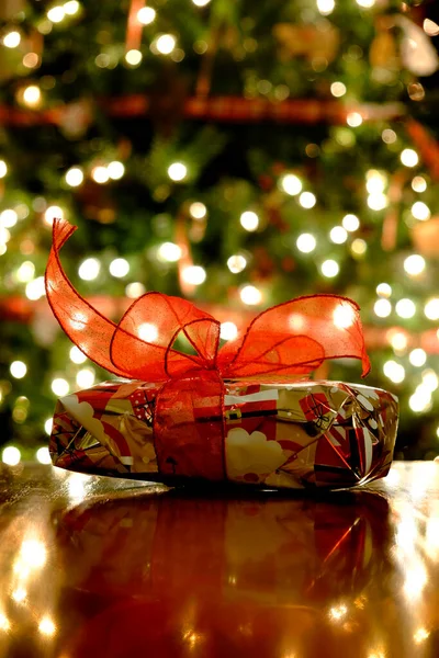 Χριστουγεννιάτικα Στολίδια Δέντρο Δώρο Δεμένα Τόξο — Φωτογραφία Αρχείου