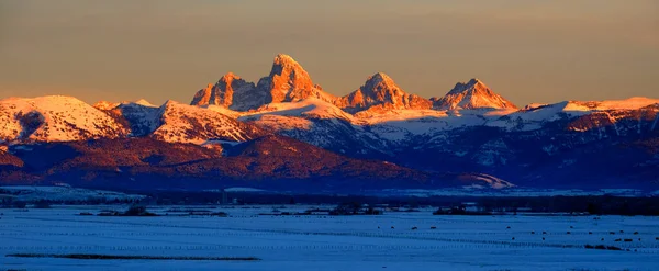 Tetons Tetons Mountain Range Inverno Con Neve Alberi Riflesso Della — Foto Stock