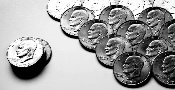 Αργυρά Νομίσματα Αμερικανικών Χρημάτων Νομισματικά Για Τον Πλούτο Και Πλούτη — Φωτογραφία Αρχείου