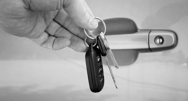 Hand Holding Car Keys Front Grey Car Door — Stock Photo, Image