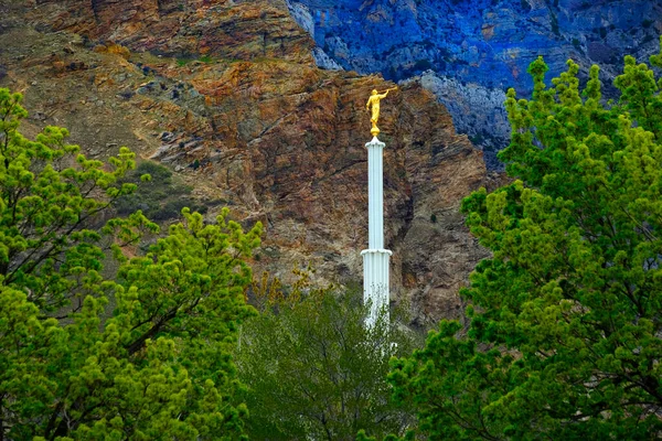 犹他州普罗沃的摩门教晚期圣Lds圣殿 有山脉和树木 — 图库照片