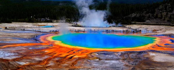 Grand Prismatice Spring Yellowstone National Park Tourists Viewing Spectacular Natural — Stock Photo, Image