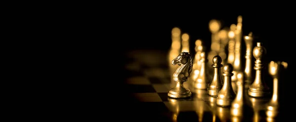 Фигуры Шахматной Доске Игру Стратегию Рыцарства Игровых Золотых Шахмат — стоковое фото