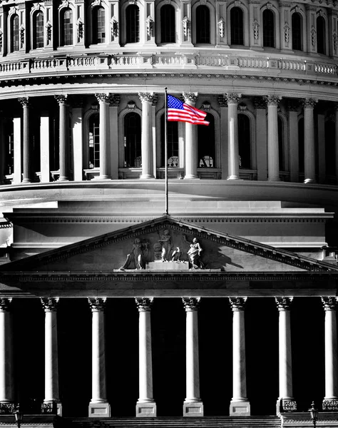 United State Capitol Building Congress American Flag Flowing Breeze Columns — Stock Photo, Image