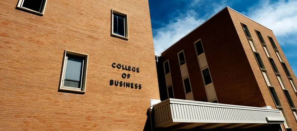 College Business Bakstenen Gebouw Aan Een Universiteit Instelling Voor Hoger — Stockfoto