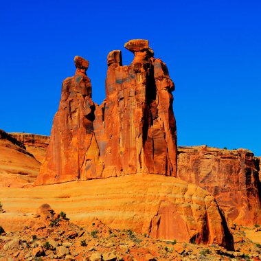 Red Rock Cliff yüz Moab Dağları Milli Parkı Utah vahşi doğal merak ediyorum