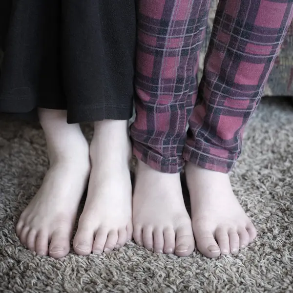 Çocuk Pijama Pantolon Delik Bacaklar Ayak Feet Stok Resim