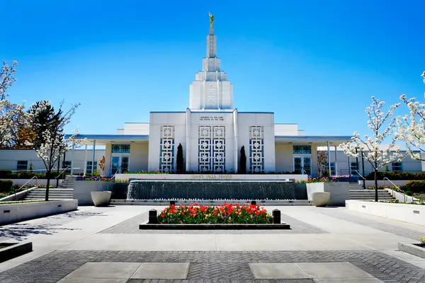 Idaho Şelalesi LDS Mormon Son Gün Aziz Tapınağı Mavi Gök Dini İbadet ile