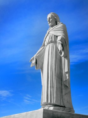 İsa 'nın heykeli, dünyanın kurtarıcısı. Çarmıha gerilme ve yeniden dirilişten kalma tırnak izleri var.