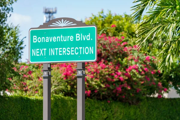 Weston Road Sign Bonaventure Blvd Next Intersection — Stock fotografie