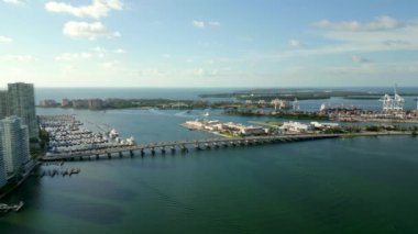 Macarthur Causeway Miami. Hava aracı videosu 2022