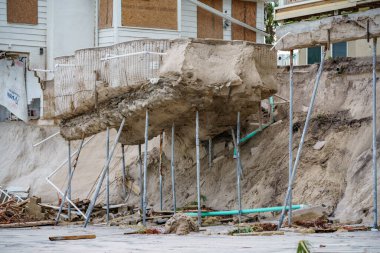 Sahil evleri Nicole Daytona Kasırgası tarafından tamamen yok edildi.